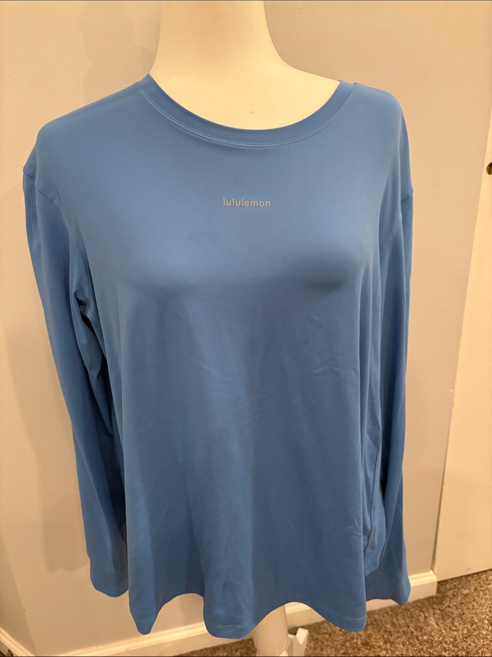 Lululemon Long Sleeve Crew Neck Top - Dusty Blue size 10